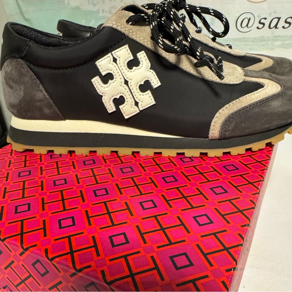 Very Clean Tory Burch Nylon sneaker